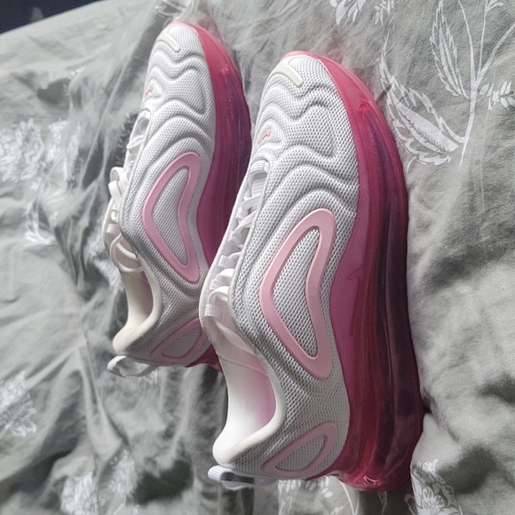 Nike Airmax Sneakers - Picture 4 of 5